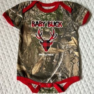 EUC Realtree Infant BABY BUCK Camouflage One Piece Size 6-9 months Short Sleeve